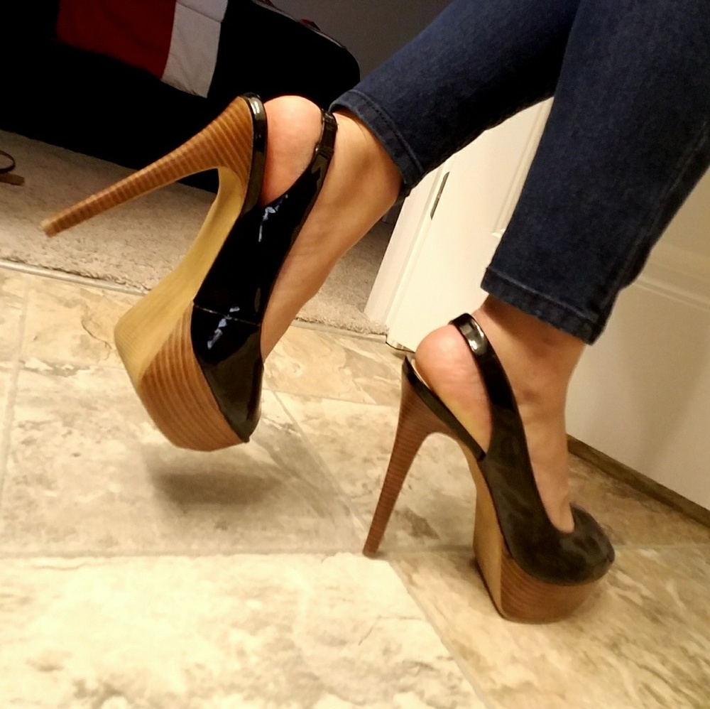 Jessica Simpson "Halie" Pump